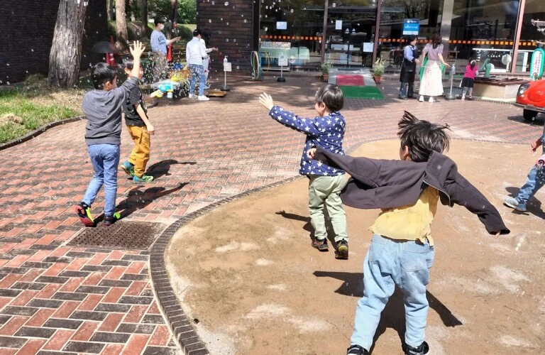 お子様の未来を豊かに育む、安心・安全な学童保育！