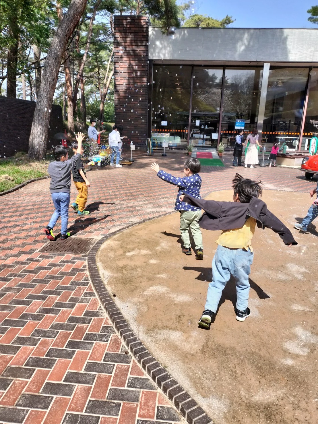 お子様の未来を豊かに育む、安心・安全な学童保育！