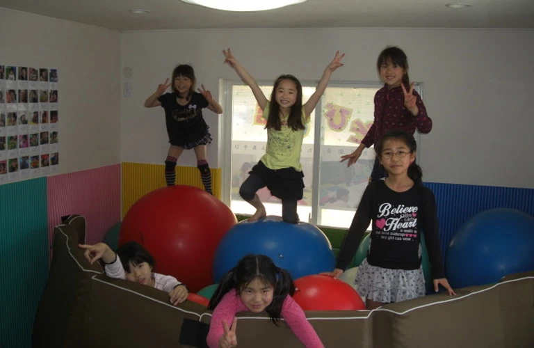 室内で運動ができる学童保育はあそびの館！