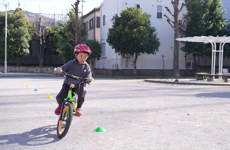 楽しいレッスンで自信UP！子供向けプライベートバイククラス